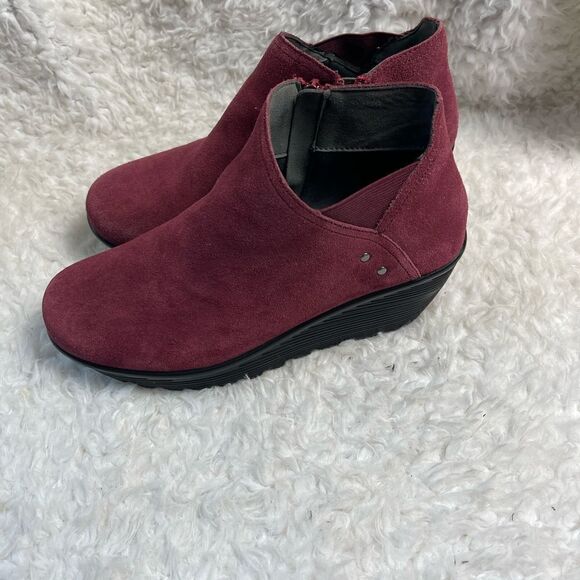 SKECHERS PARALLEL - DITTO LEATHER SUEDE BURGUNDY  WEDGE ANKLE BOOTS SZ10 - Picture 5 of 12
